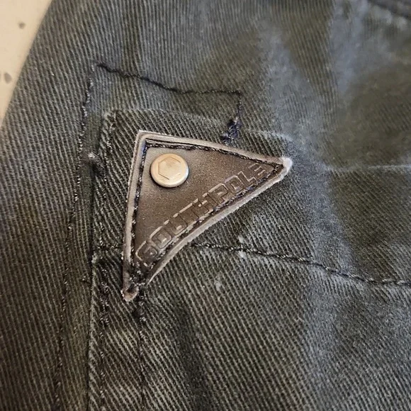 Southpole Embroidered Logo Baggy Fit Cargo Style Denim Shorts Vintage Y2K - Picture 4 of 13